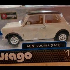 Burago Die Cast Mini Model 1:18