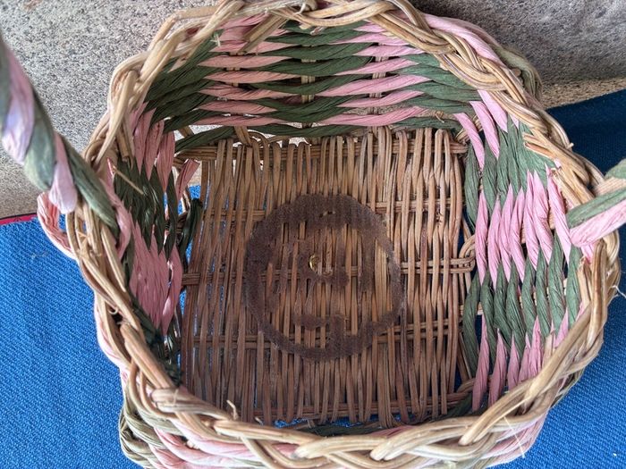 Small vintage basket