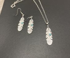 Costume chain and earrings