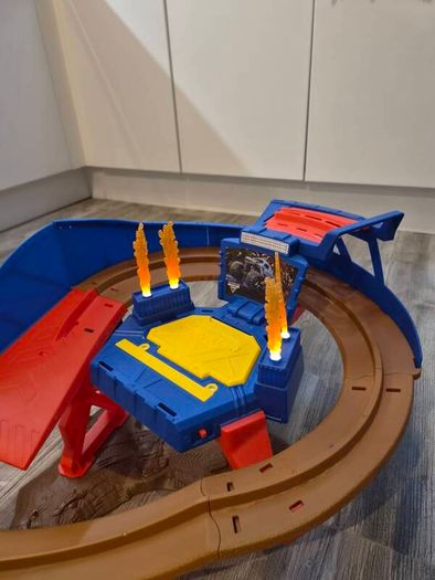 Monster truck race track (monster jam)