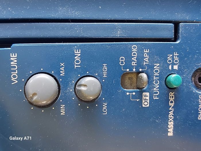 SANYO CD, Tape and Radio music System, Model MCD-Z155L, in excellent condition, and all functions work fine,