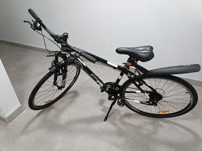 hybrid bicycle size M.