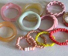 Bundle of costume rings x 11