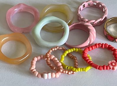 Bundle of costume rings x 11
