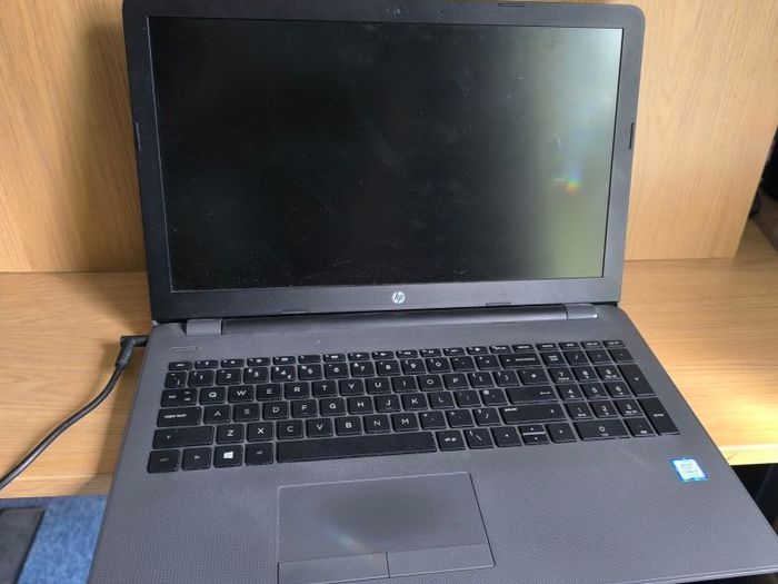 HP 250 G6 i5-7200 Windows 10 Home