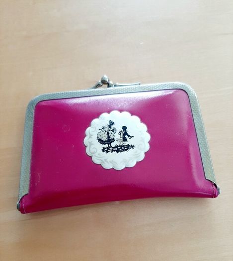Vintage manicure compact