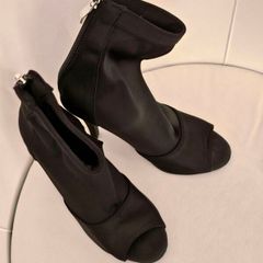 Dance shoes