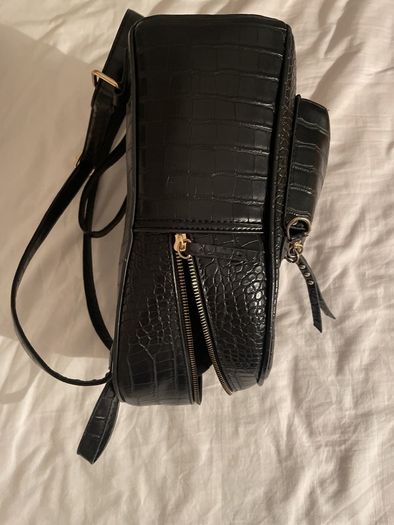 Black Crocodile Style Handbag Backpack