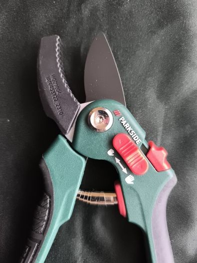Secateurs