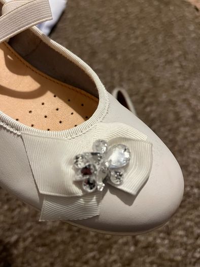 Geox Italian white shoes (size 4)