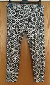 ZARA Printed Trousers 42  Slim Fit Cotton jeans