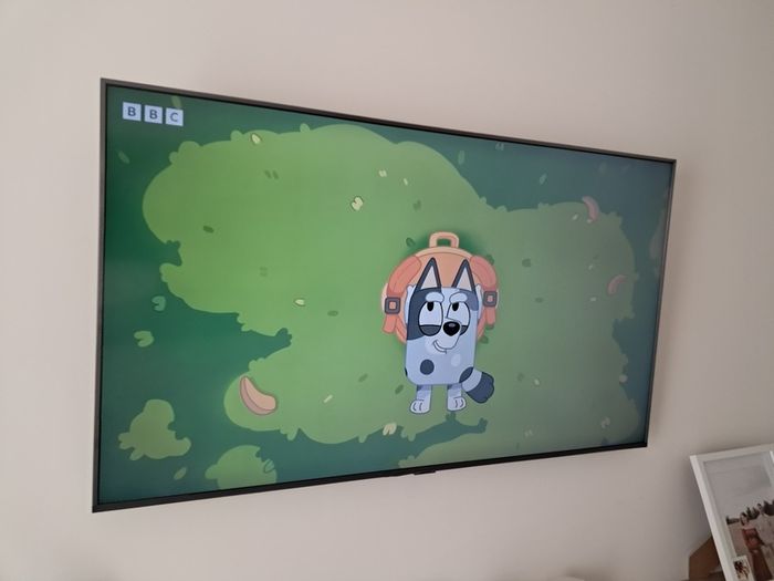 Samsung 50" 4K UHD Smart TV - Fully Functional - Minor Damage