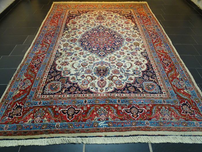 Huge P.ersian Medallion Rug 3.55m x 2.55m (MED)