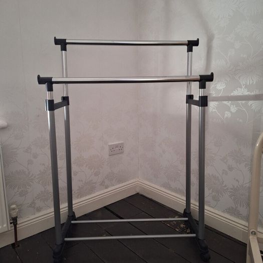 Adjustable Height Clothes Rail