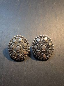 Silver round earrings