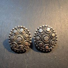 Silver round earrings