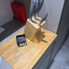 Set of Knives + Knife Sharpener