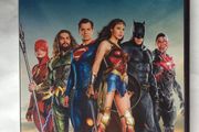 Justice League (DC Comics) [2017] Ben Affleck, Gal Godot, Henry Cavill, Amy Adams, Ezra Miller, Jason Momoa [Movie DVD]