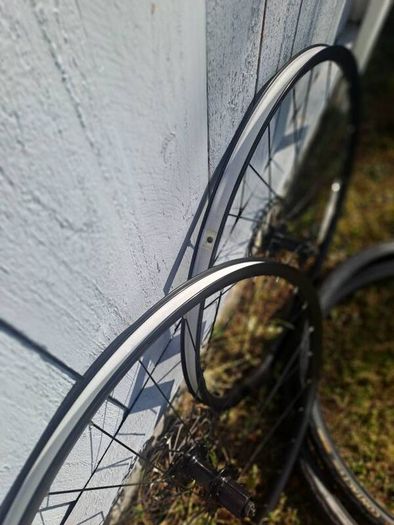 Disc Wheelset 700cc 9mmqr , 160mm disc rotors,  42x700 continental e contact