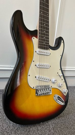 MCGPRO Strat-Style Electric Guitar - Sunburst