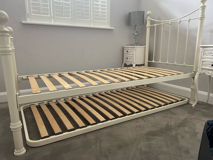 Childrens single bed