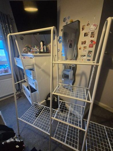 Smart clothes rail