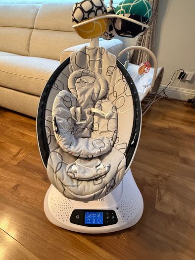 4moms Mamaroo Swing and 4moms Mamaroo Sleep Bassinet