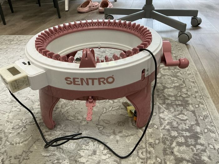 Sentro 48 and 22 knitting machine