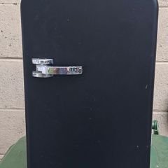 Mini fridge
