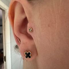 9ct gold onyx earrings
