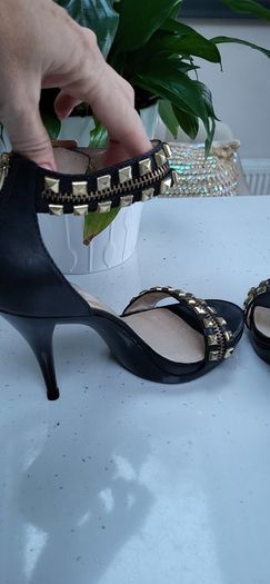 Michael Kors black and gold sandals Sz 40 (Fit 7-7.5UK) - Bnwot Rrp 240