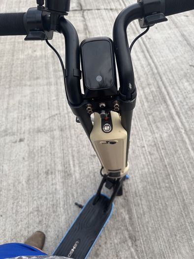 Electric scooter