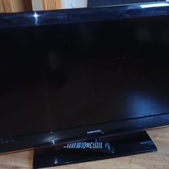 Samsung  37inch Television with stand working perfectly 70 Offer PLEASE