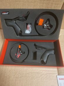 SRAM Red eTap AXS shifter / brake set