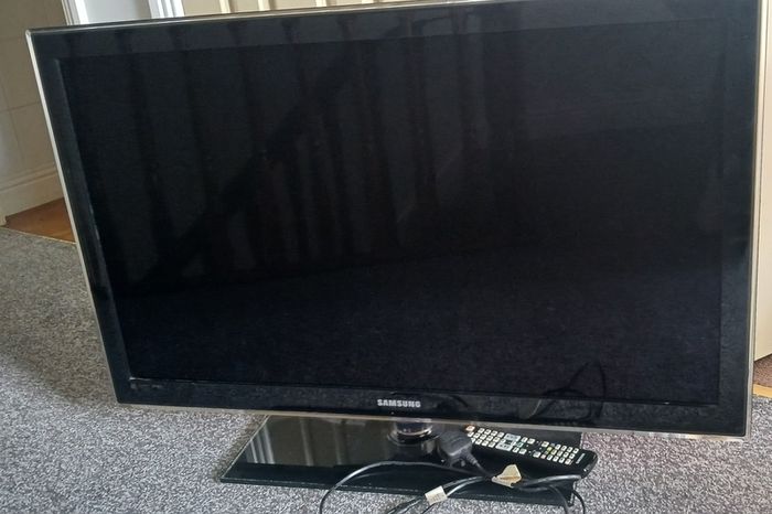 TV samsung 40" not a smart TV