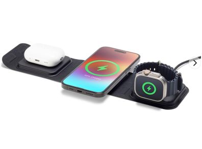 Wireless 3-in-1 travel charger with MagSafe