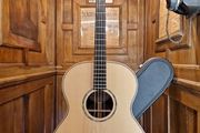Avalon T-30 Tenor Guitar