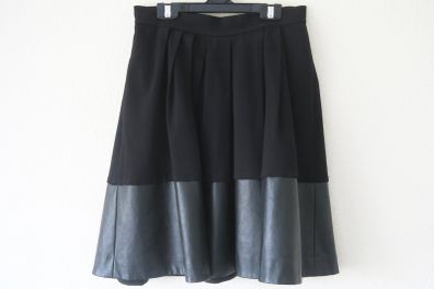 Banana Republic pleated panelled black vegan leather skirt Size US 4 / S/ UK 10 Black