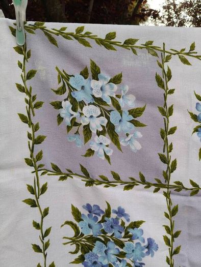 Dunmoy Irish Vintage Tablecloth