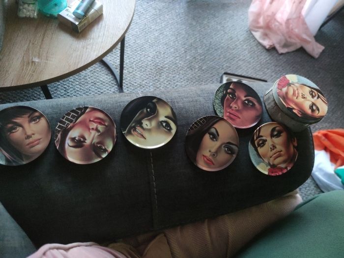 J H Lynch midcentury style coaster set in tin. Beautiful kitsch women art coasters. Tin and Cork coasters in metal tin. Kitsch home decor.