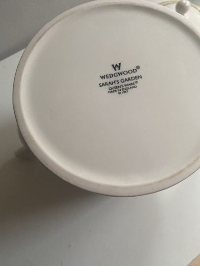Sarah's Garden from the Wedgwood collection tea pot