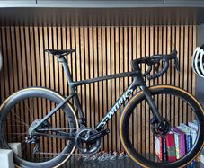 Specialized SWorks Tarmac Sl7 2021 FRAMESET with Handlebar, Stem and other parts.