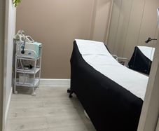 Lash Room To Renty Limerick