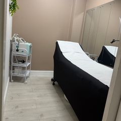 Lash Room To Renty Limerick