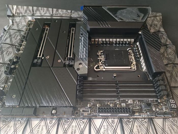 MEG Z690 unify High End Intel 1700 mobo