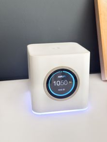 Ubiquiti AmpliFi HD wifi router - excellent condition