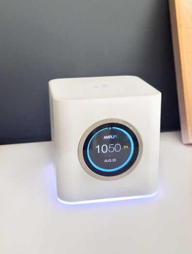 Ubiquiti AmpliFi HD wifi router - excellent condition
