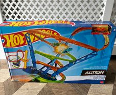 Hot wheels track