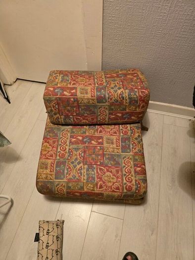 Fold Out Cusion Chair
