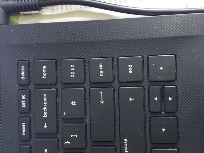 HP Laptop, TPN-Q189, Intel Core i3-6006U CPU, 2.0 GHz, 4GB Ram, 500GB HDD, Windows 10, Microsoft Edge, Chrome and VLC